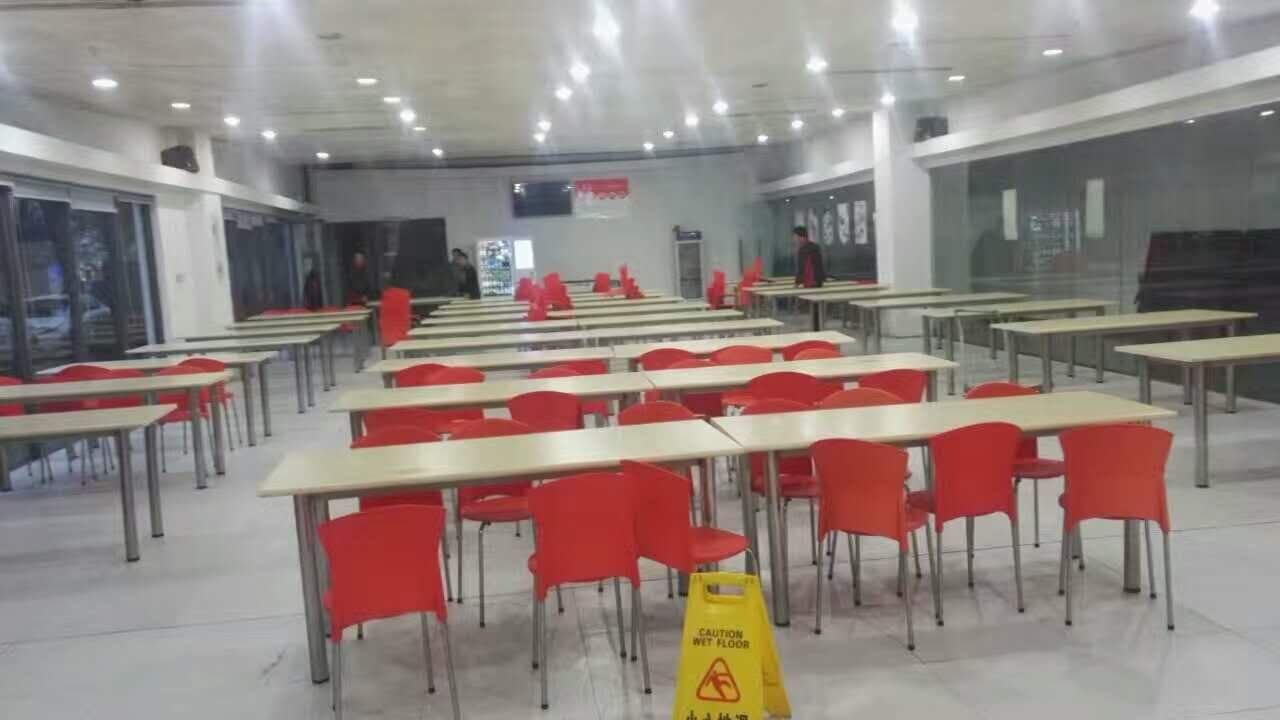 餐廳地面瓷磚防滑